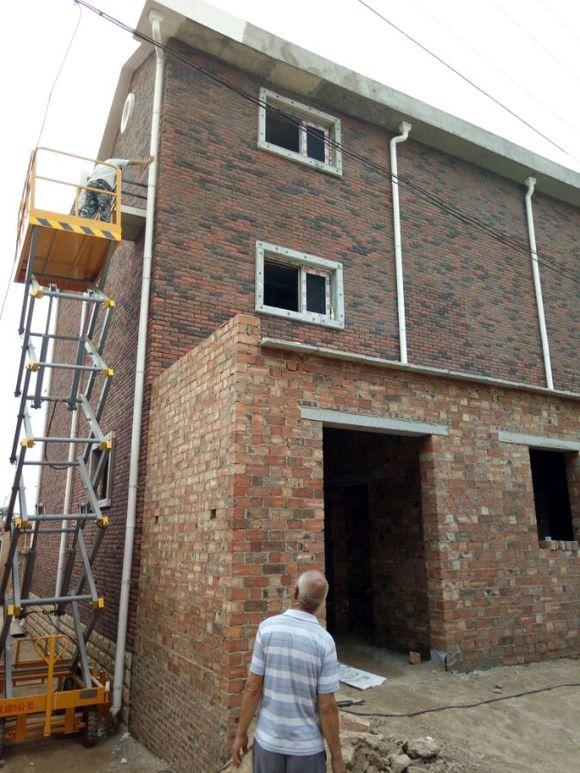 因為窮相親被嫌棄，5年后逆襲回鄉建豪宅