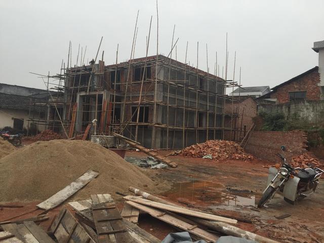 湖南伢子40萬為父母建別墅，孝心感動鄰里，爭相稱贊