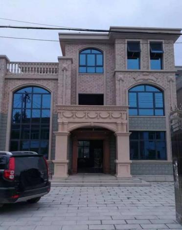 兄弟一起建別墅，35萬一人一棟，這下公平了