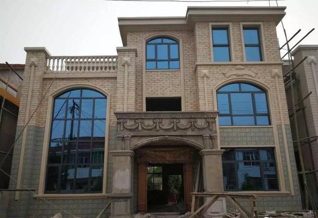 兄弟一起建別墅，35萬一人一棟，這下公平了