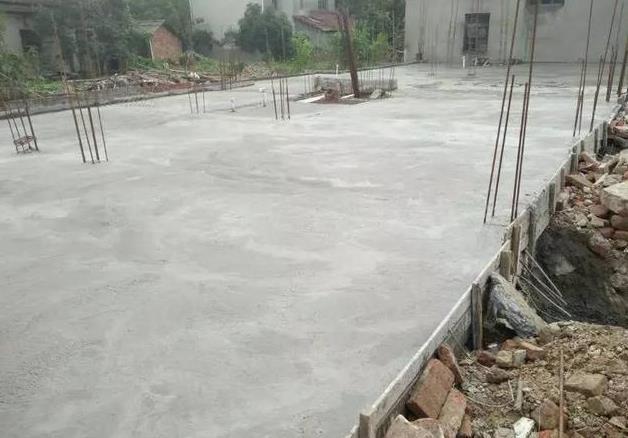 兄弟一起建別墅，35萬一人一棟，這下公平了