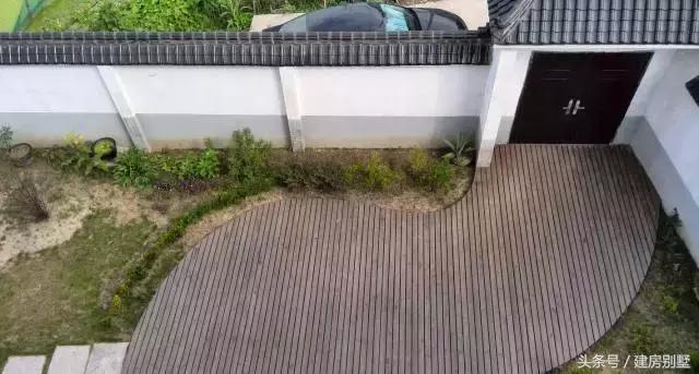 資金被股市套牢，一家三口80萬回村蓋座帶中式庭院的別墅