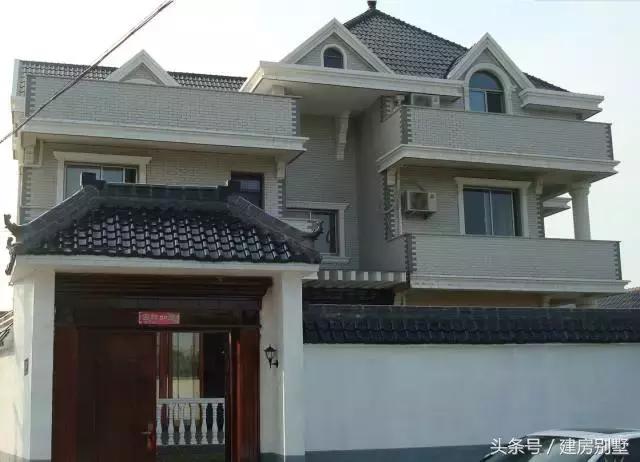 資金被股市套牢，一家三口80萬回村蓋座帶中式庭院的別墅