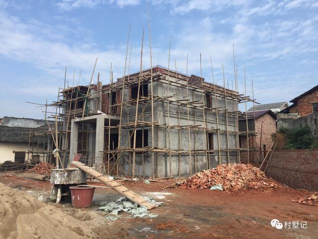 湖南小伙花40萬為父母建農村別墅，溫馨又實用