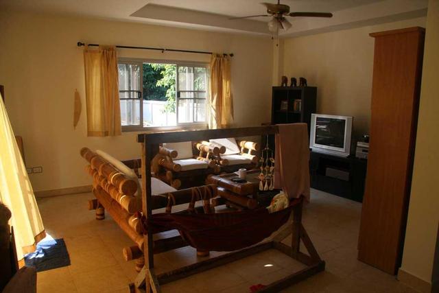 泰國農村自建帶泳池養老別墅，難怪老外退休要去這里