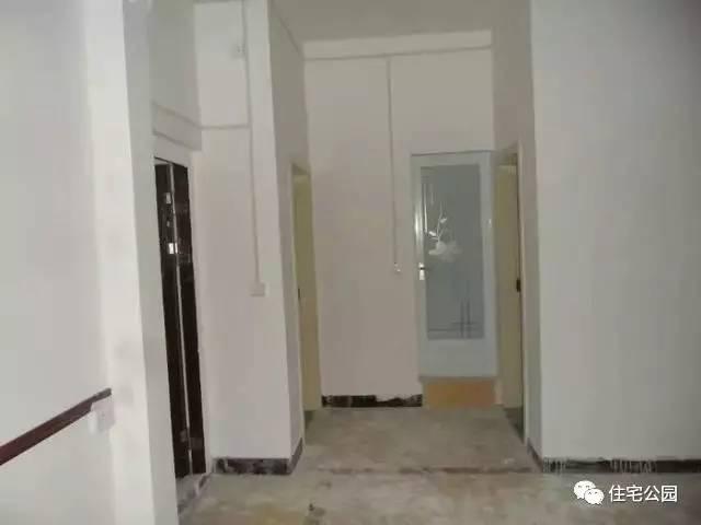 重慶蓋房直播，房主充當小工親自上陣，建成36萬引全村圍觀！