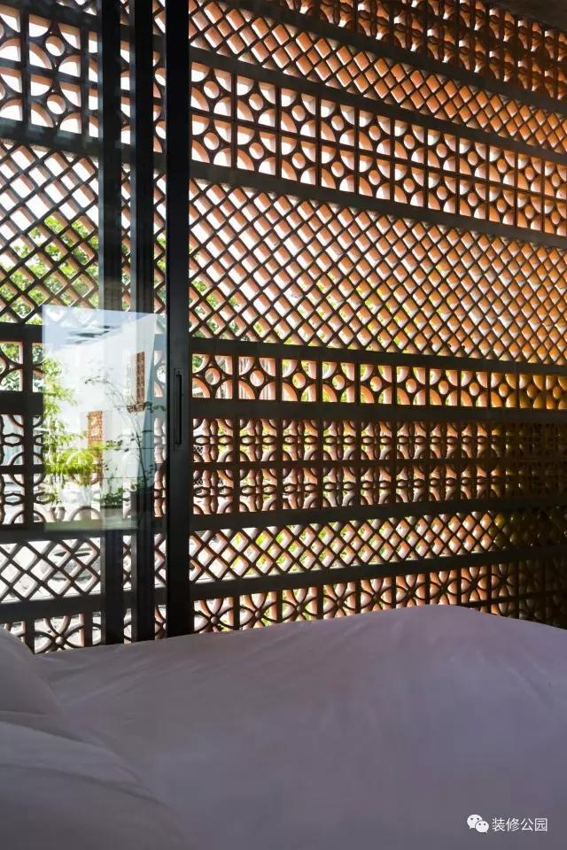 自建房屋做民宿，花磚庭院連廊不可少，狹長地塊也不怕