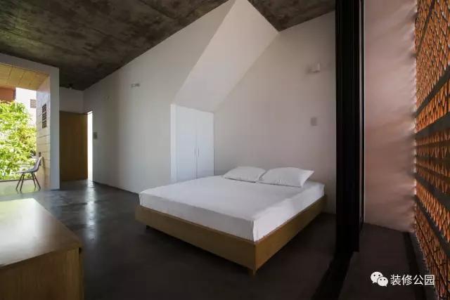 自建房屋做民宿，花磚庭院連廊不可少，狹長地塊也不怕