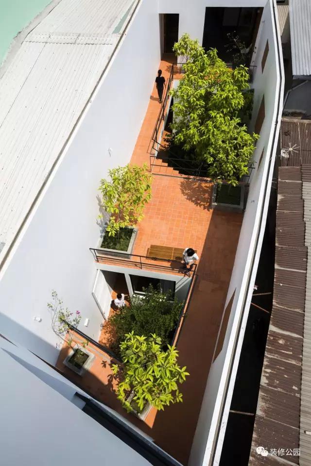 自建房屋做民宿，花磚庭院連廊不可少，狹長地塊也不怕