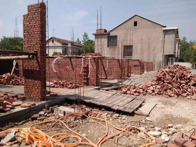 湖南大叔35萬蓋別墅含外裝修，他是怎么做到的？