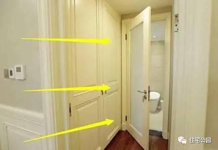 內開外開平推？一棟房5個衛生間裝了4種門！朋友一解釋決定回家弄一樣