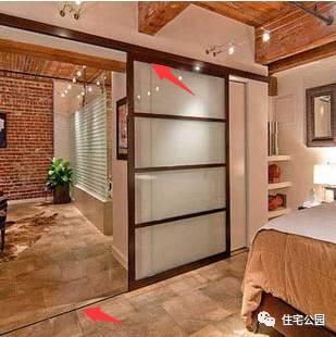 內開外開平推？一棟房5個衛生間裝了4種門！朋友一解釋決定回家弄一樣