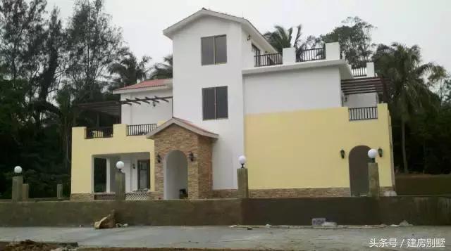 海南網(wǎng)友33萬農(nóng)村自建房，跟趙本山那套別墅有的一拼