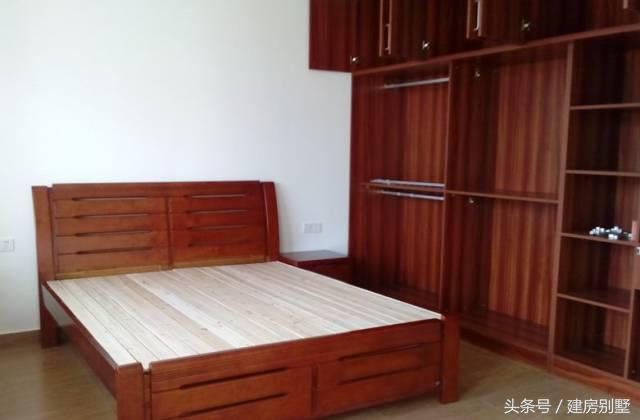 80后小夫妻25萬農村自建房，毛石基礎引熱議