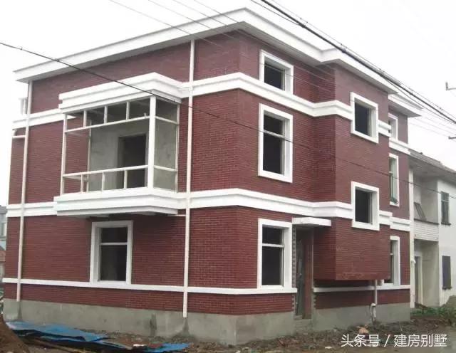 江蘇美女回娘家干了件動靜不小的事兒，鄰村的都跑來看熱鬧