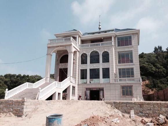 曬曬福建莆田的農(nóng)村別墅，你見過這么霸氣奢華的房子嗎