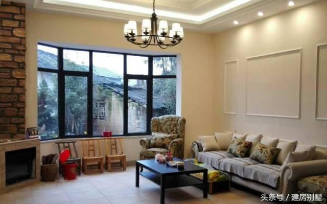 女漢子大年三十不看春晚籌劃建房，有壁爐、露臺和薔薇花墻