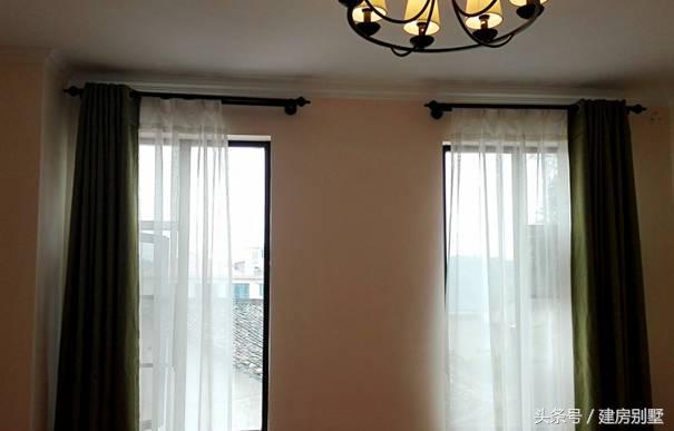 女漢子大年三十不看春晚籌劃建房，有壁爐、露臺和薔薇花墻