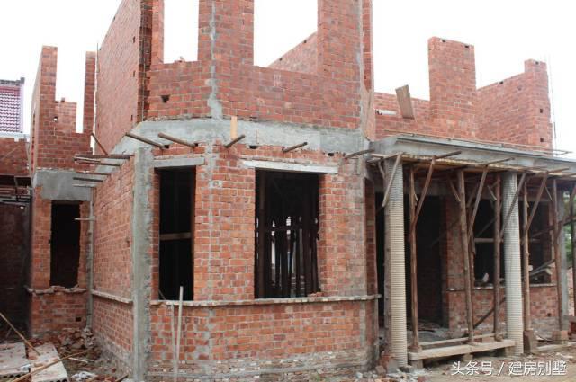 上海兄妹自建兩棟農村別墅，父母住在一層小平房，合適嗎？