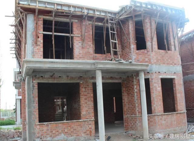 上海兄妹自建兩棟農村別墅，父母住在一層小平房，合適嗎？