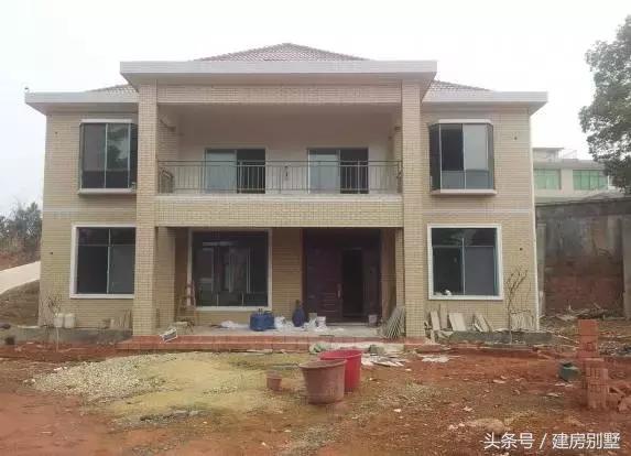 拆掉50年代的祖屋建二層別墅，卻被諷工廠流水線制造，為何？