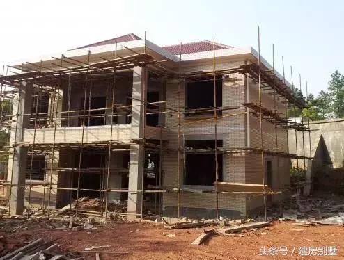 拆掉50年代的祖屋建二層別墅，卻被諷工廠流水線制造，為何？