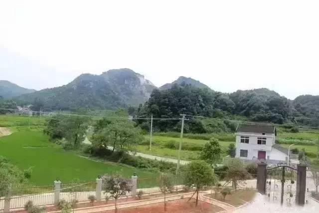 湖南農村小伙50萬自建2層小別墅，孝敬他的爸媽，鄰居都很羨慕