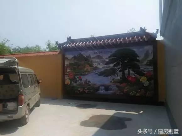 河北兄弟自建兩層聯排住宅，外觀氣勢仿若“故宮”