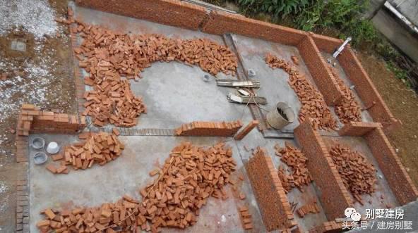 江西老表50萬自建農村別墅，做了件讓全家都揚眉吐氣的事兒