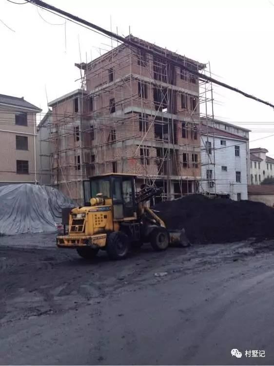 山東老板曬90萬的農村自建房，房間大的可以當教室用