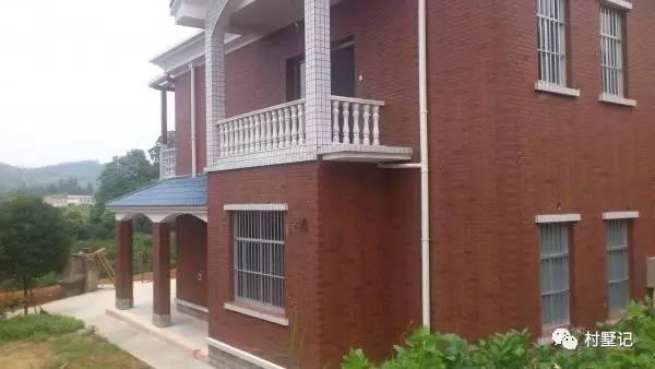 婆婆執意要兩兄弟自建農村雙拼別墅，沒想到建出來效果驚人