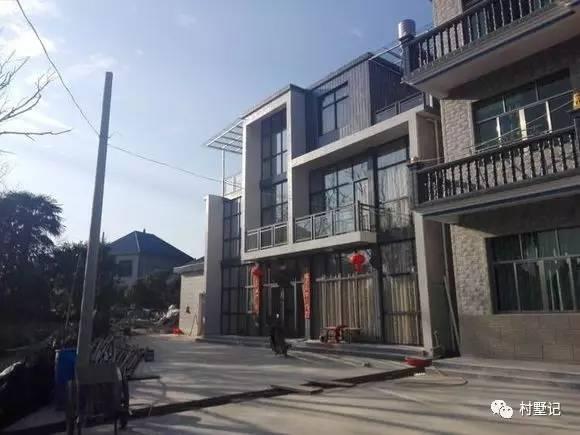 江西老表花60萬自建農村別墅，全村就他家一棟