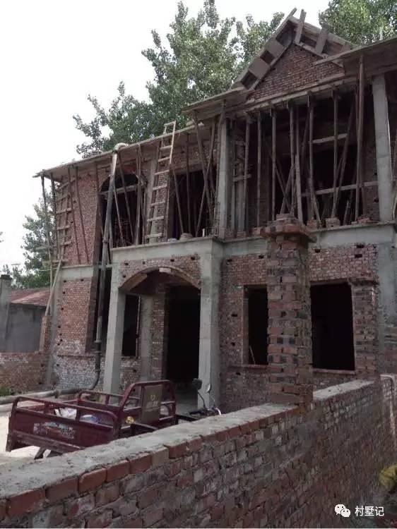 安徽網友為父母自建二層復式農村別墅，美得不敢看