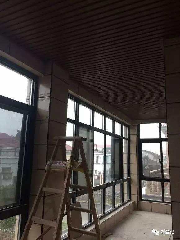 「附裝修實拍」兩層自建農村別墅，看后才覺得自家的房子白建了