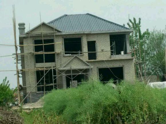 小伙花50萬為父母建別墅養(yǎng)老，卻被網(wǎng)友噴慘了