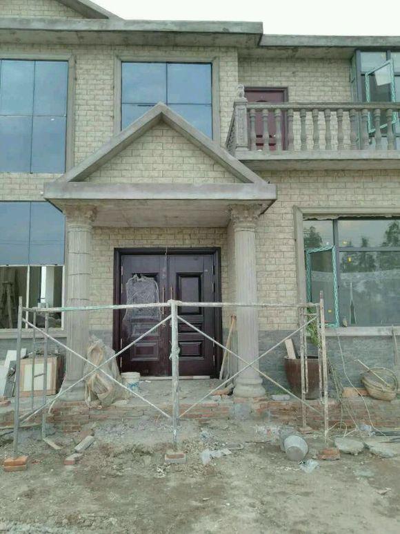 小伙花50萬為父母建別墅養(yǎng)老，卻被網(wǎng)友噴慘了