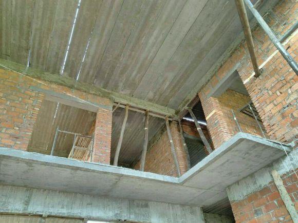 小伙花50萬為父母建別墅養(yǎng)老，卻被網(wǎng)友噴慘了