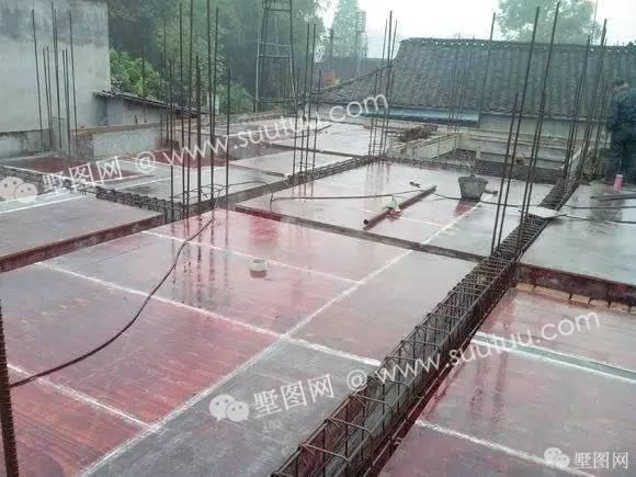 紅白搭配新農村三層大別墅，即精致又美觀好看極了！