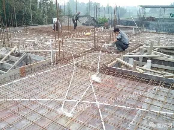 紅白搭配新農村三層大別墅，即精致又美觀好看極了！