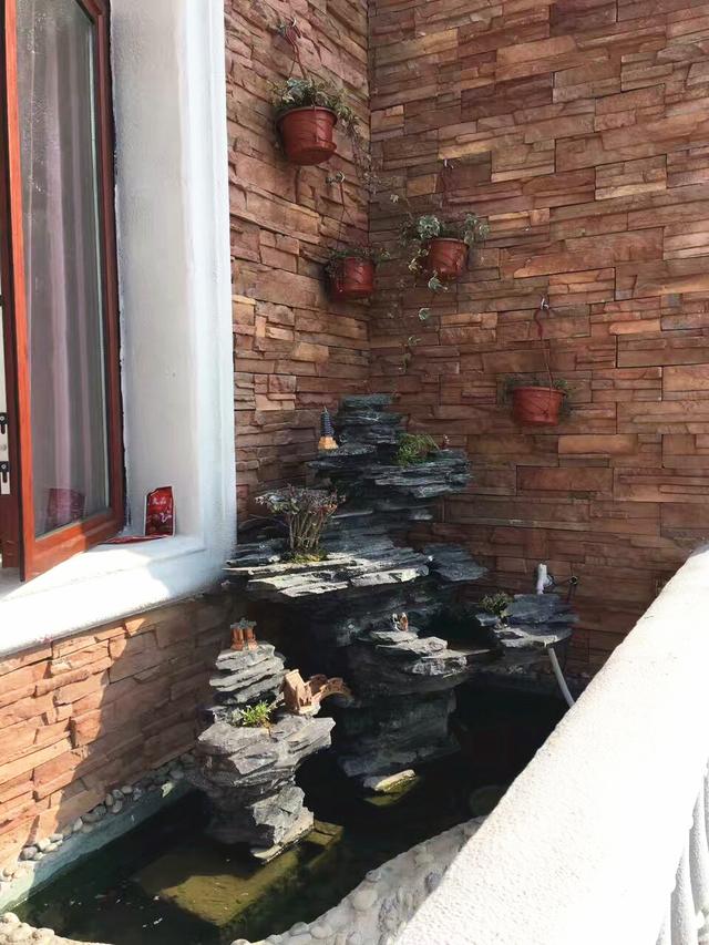 誰說一層自建房不好看，看看這款一層帶閣樓小別墅，洋氣又大方！