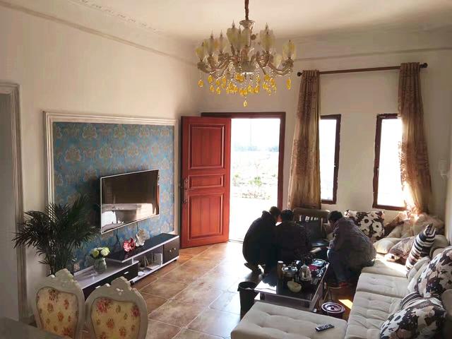 誰說一層自建房不好看，看看這款一層帶閣樓小別墅，洋氣又大方！