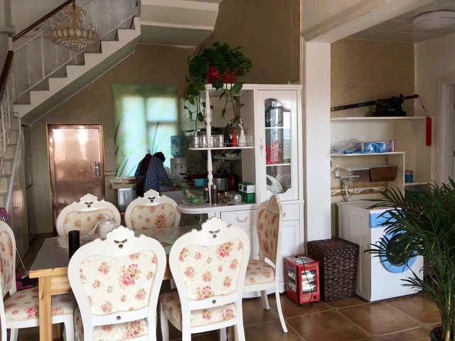 誰說一層自建房不好看，看看這款一層帶閣樓小別墅，洋氣又大方！