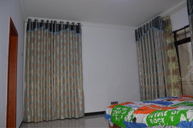 本套小別墅建成后，全村男女老少都來圍觀，主體30萬，貴嗎？