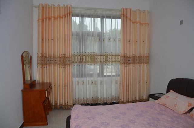 本套小別墅建成后，全村男女老少都來圍觀，主體30萬，貴嗎？