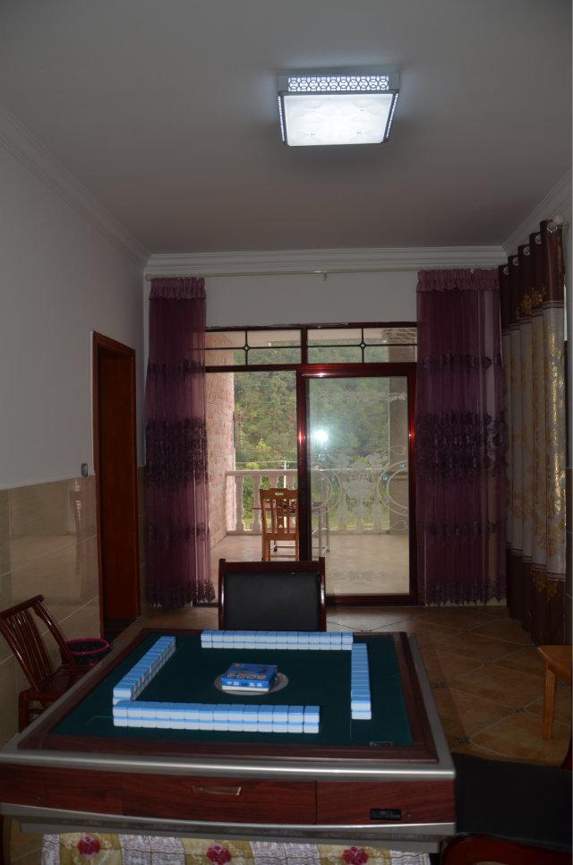 本套小別墅建成后，全村男女老少都來圍觀，主體30萬，貴嗎？