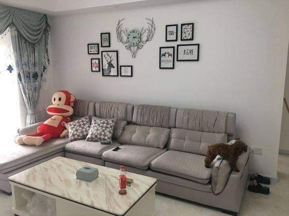 6萬簡單裝修的婚房，簡單美觀，可朋友都說墻上貼花太幼稚了，大家看看呢？