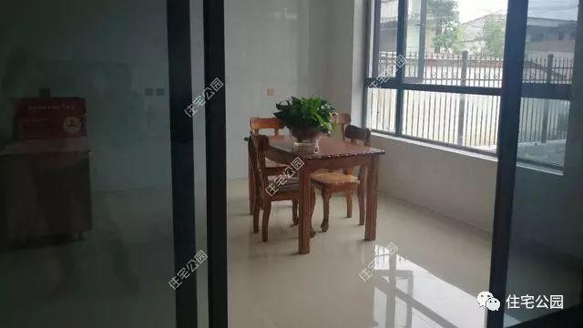 做毛坯花了50萬(wàn)，裝修花了20萬(wàn)，這套2層別墅，驚艷了十里八鄉(xiāng)