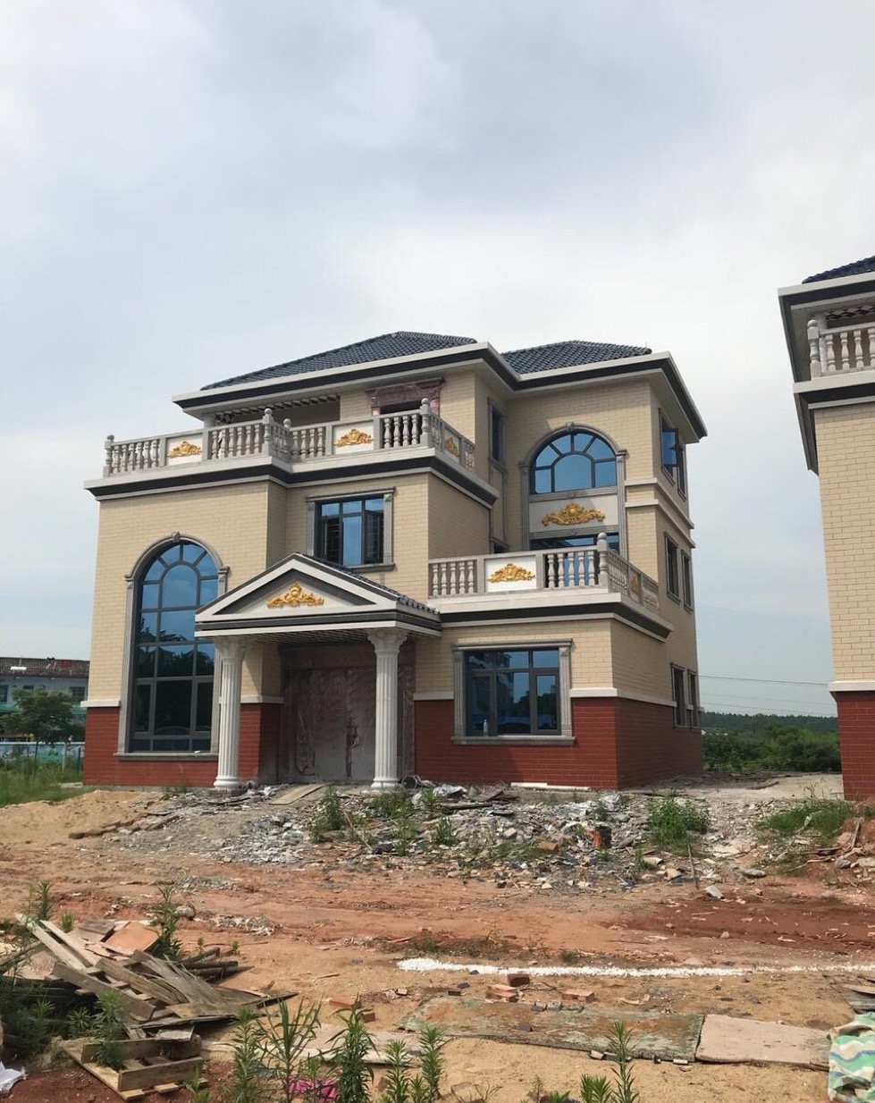 實景拍攝三層30萬別墅圖片大全，蓋好全村都跟風！