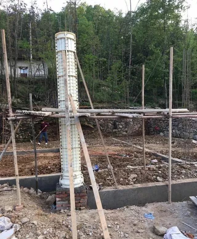 農(nóng)村自建房羅馬柱怎么做？GRC水泥預制、模板現(xiàn)澆羅馬柱