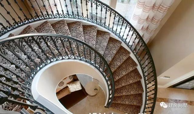 13×11米三層農村別墅設計圖，這棟住宅建起來肯定讓別人羨慕不已